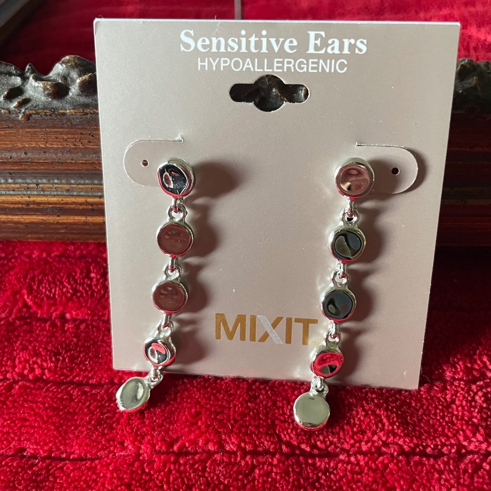Mixit Silvertone Graduated Disc Drop Earrings‎ Hypoallergenic JC19-6225S NEW